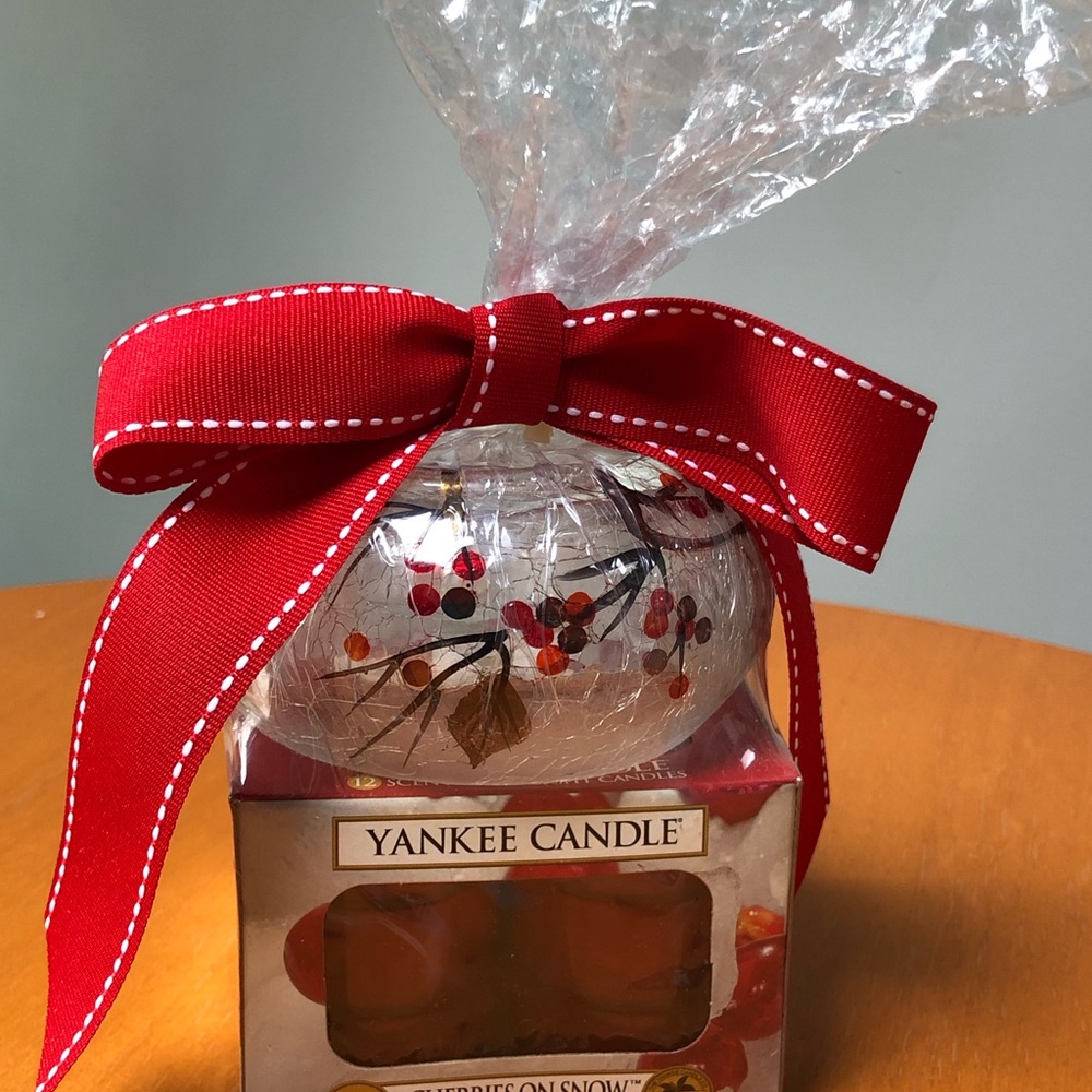 Yankee candle tea light & holder gift set